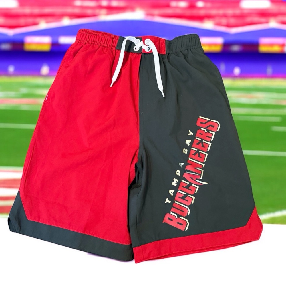 NFL Team Apparel Tampa Bay Buccaneers Shorts Size Medium 10/12 Boys